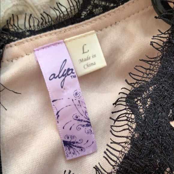 Black dress with lace top - Picture 3 of 3